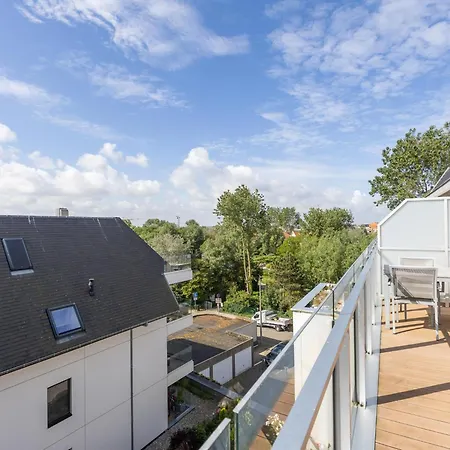 Emily - 0401 + Park. Apartment *